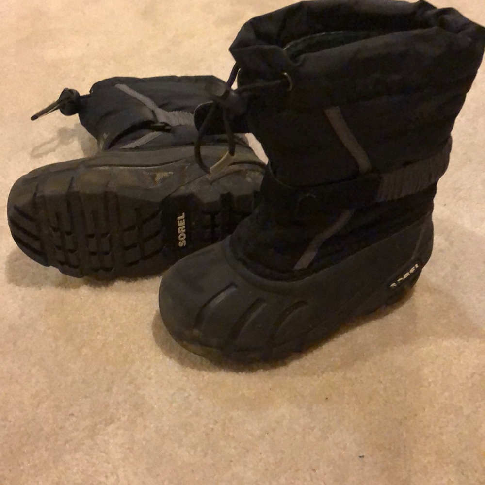 Sorel kids boots size 10
